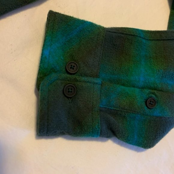 Rip Curl Flannel - Picture 5 of 9